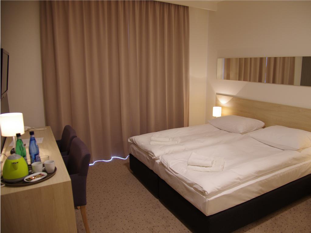 Hotel Uniejow Oda fotoğraf