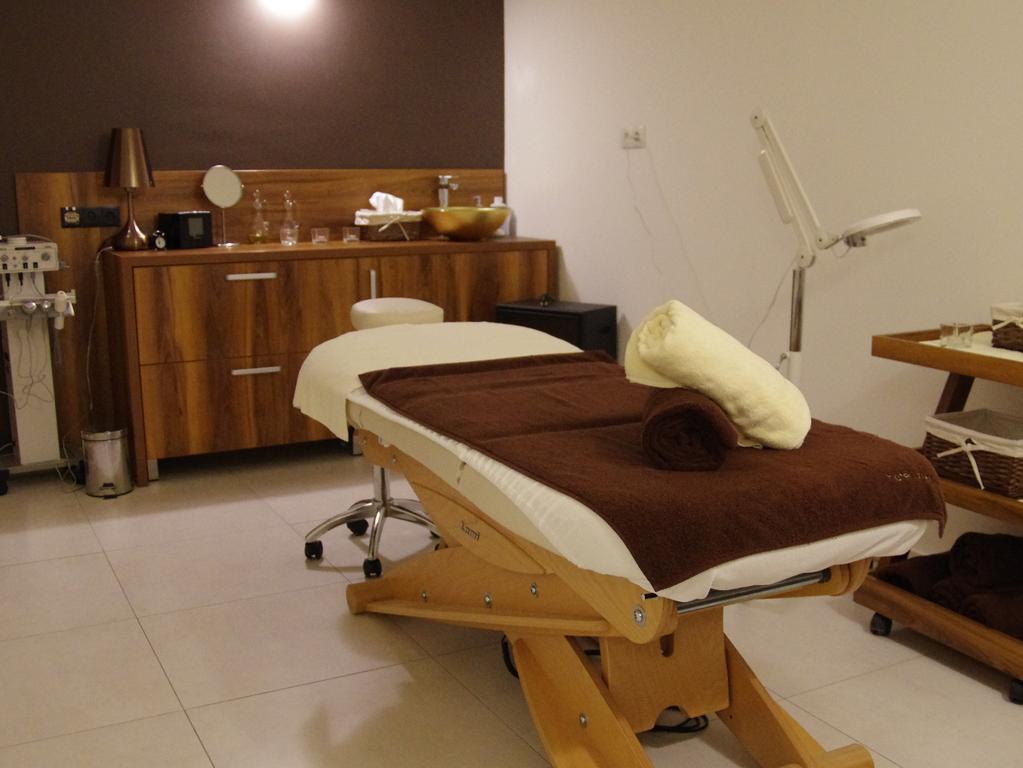 Hotel Uniejow Dış mekan fotoğraf