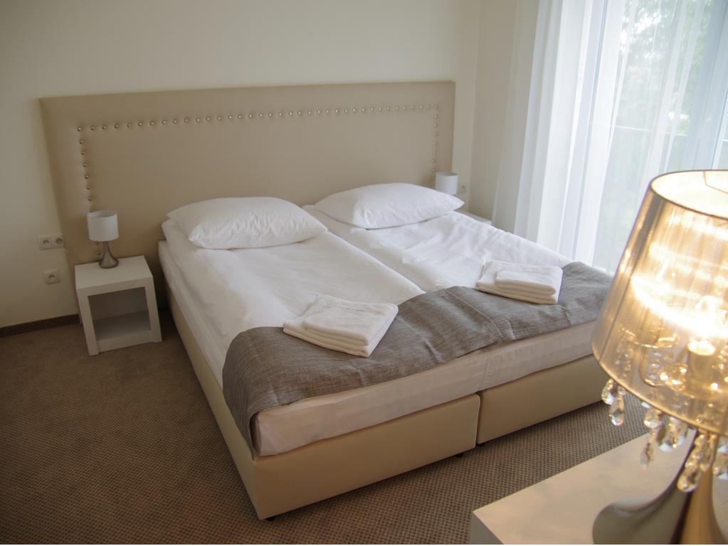 Hotel Uniejow Oda fotoğraf